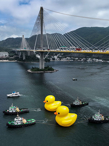 DOUBLE DUCKS by Florentijn Hofman